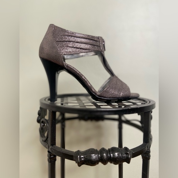 Heels Sandals Pewter Metallic by Apostrophe - Picture 3 of 13
